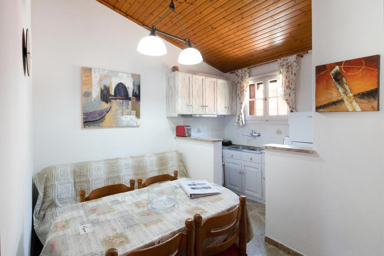 Amalia Cottages アギオス・ゴルディオス エクステリア 写真