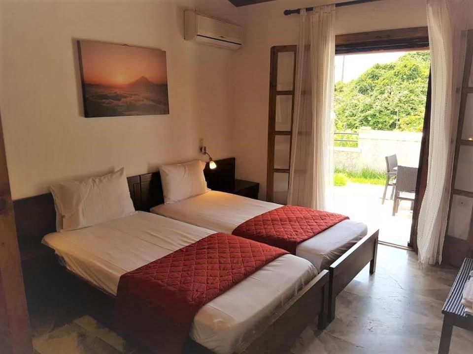 Amalia Cottages アギオス・ゴルディオス エクステリア 写真