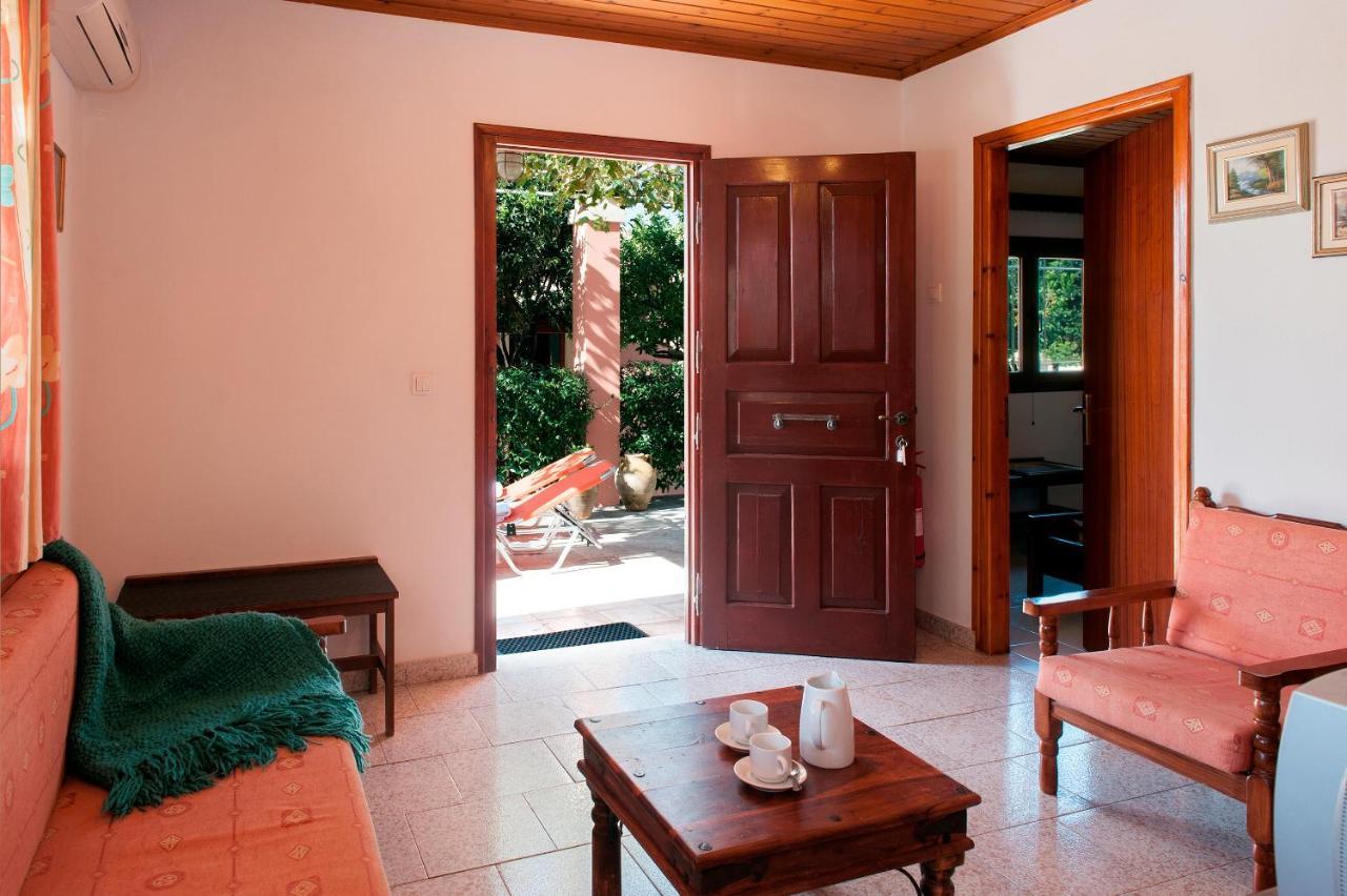 Amalia Cottages アギオス・ゴルディオス エクステリア 写真